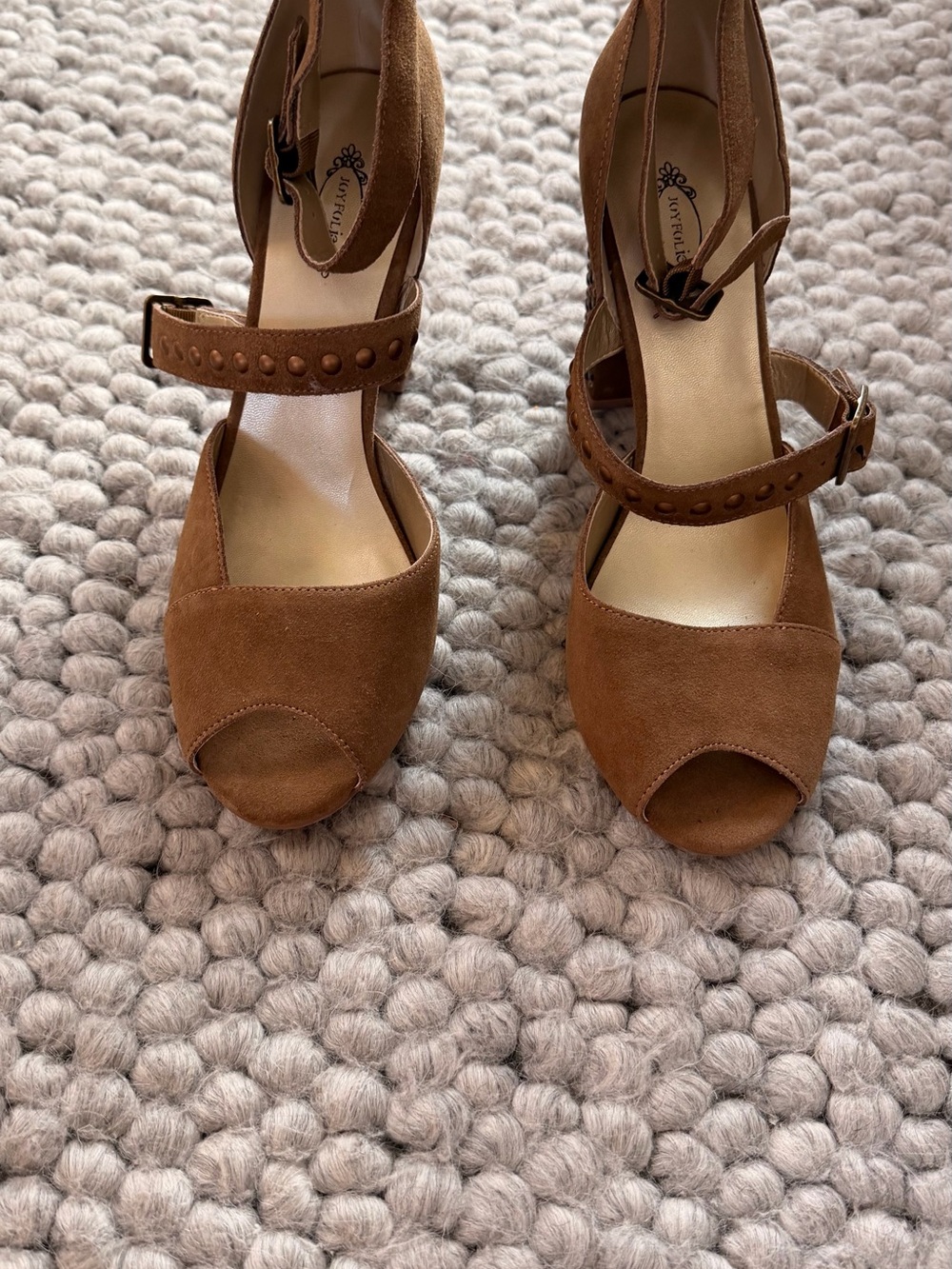 NWOT Joyfolie Nutmeg Suede Studded Block Heel Sandals - Picture 3 of 10